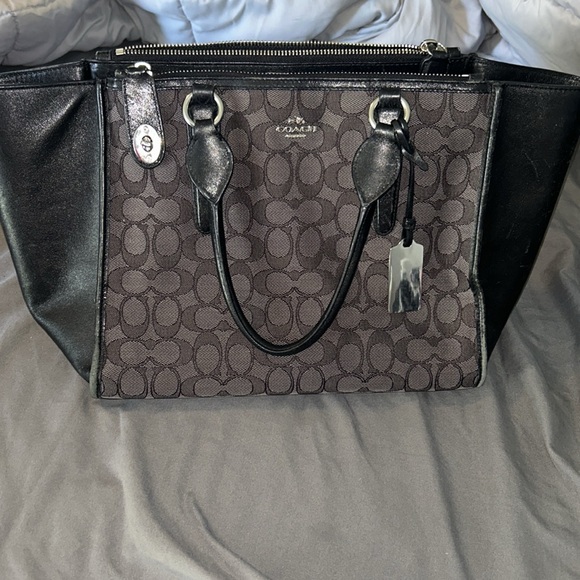 Coach Black and Brown Signature Tote Bag - Picture 11 of 17